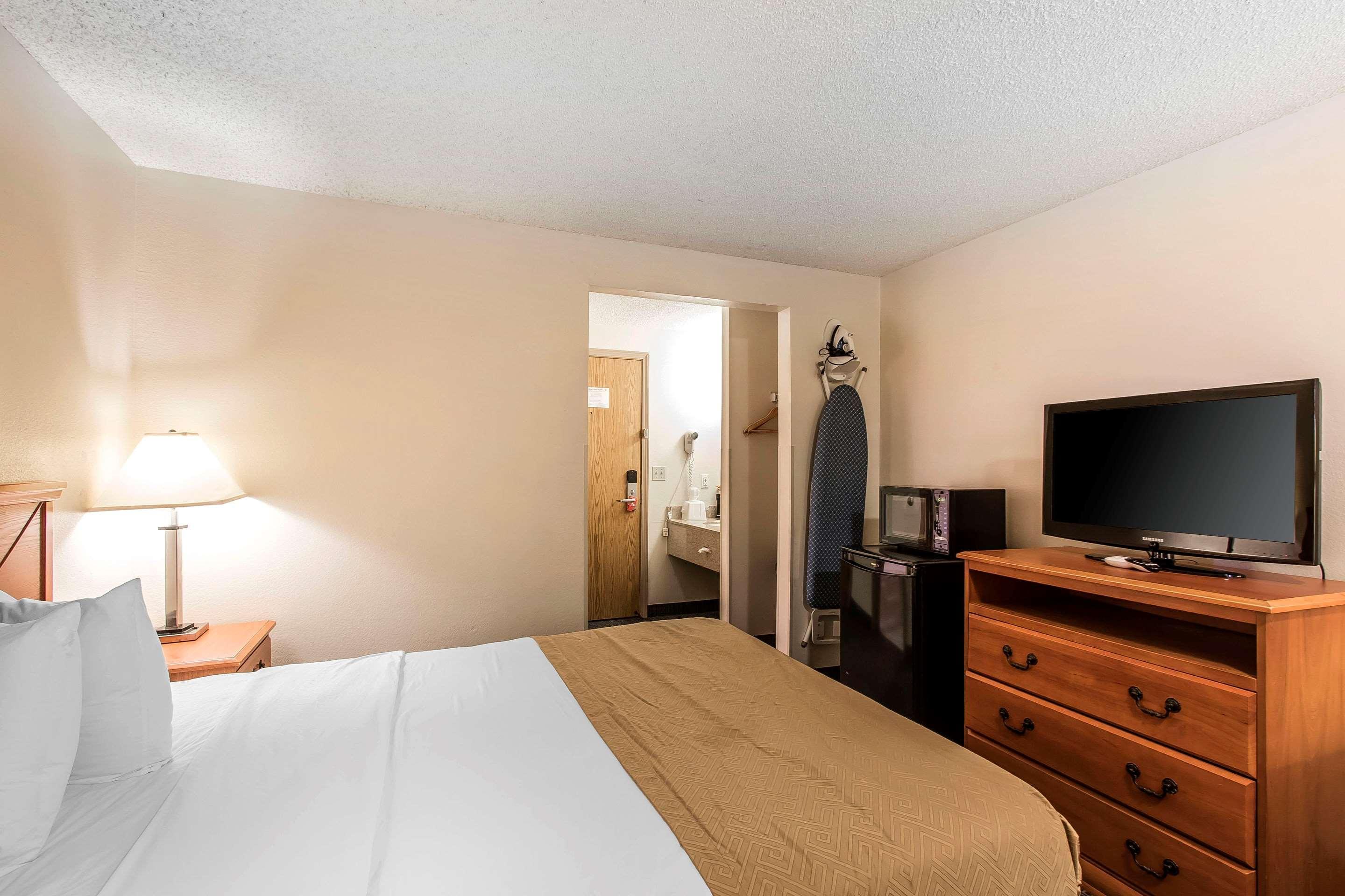 Brentwood Inn Clinton Exteriér fotografie
