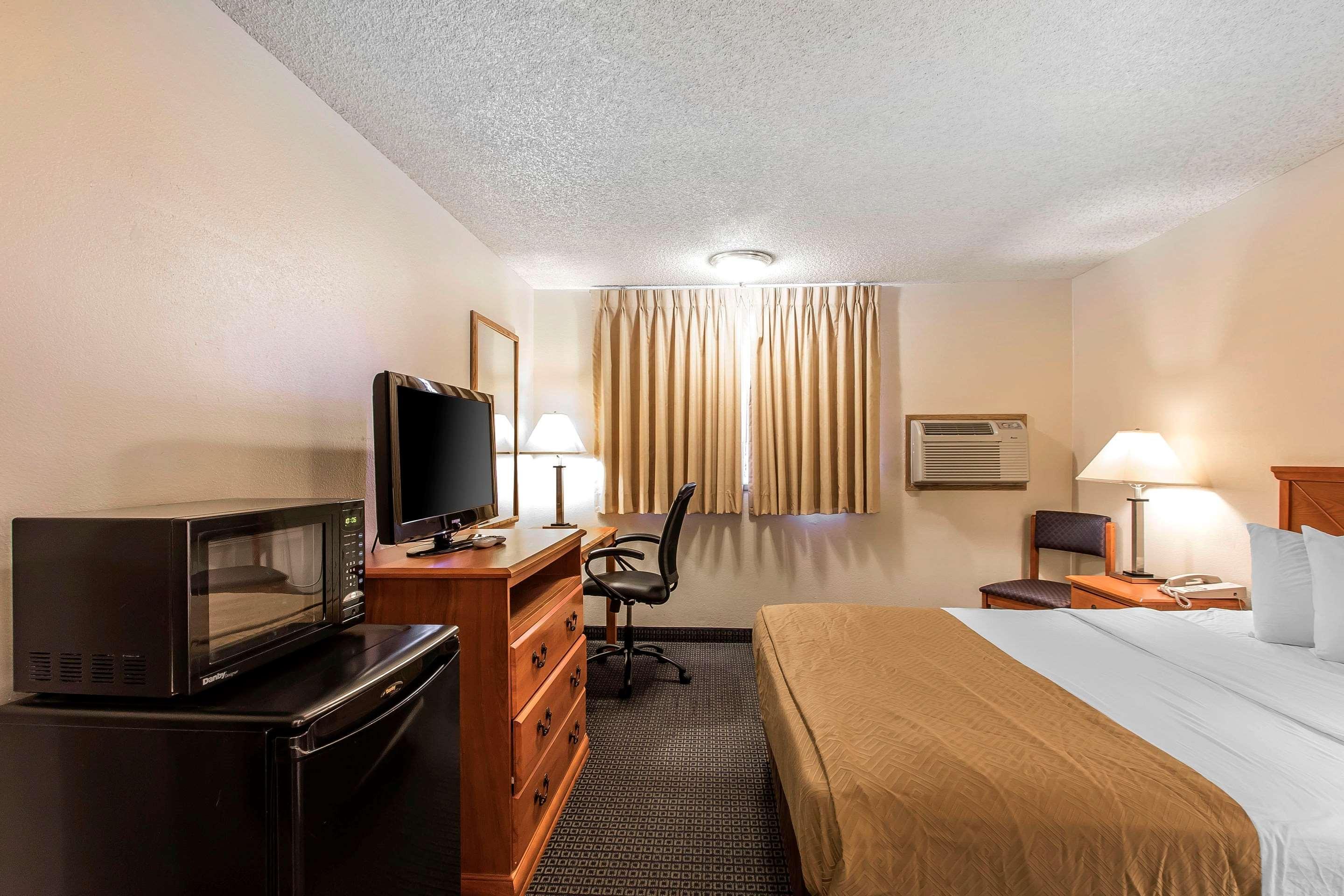 Brentwood Inn Clinton Exteriér fotografie