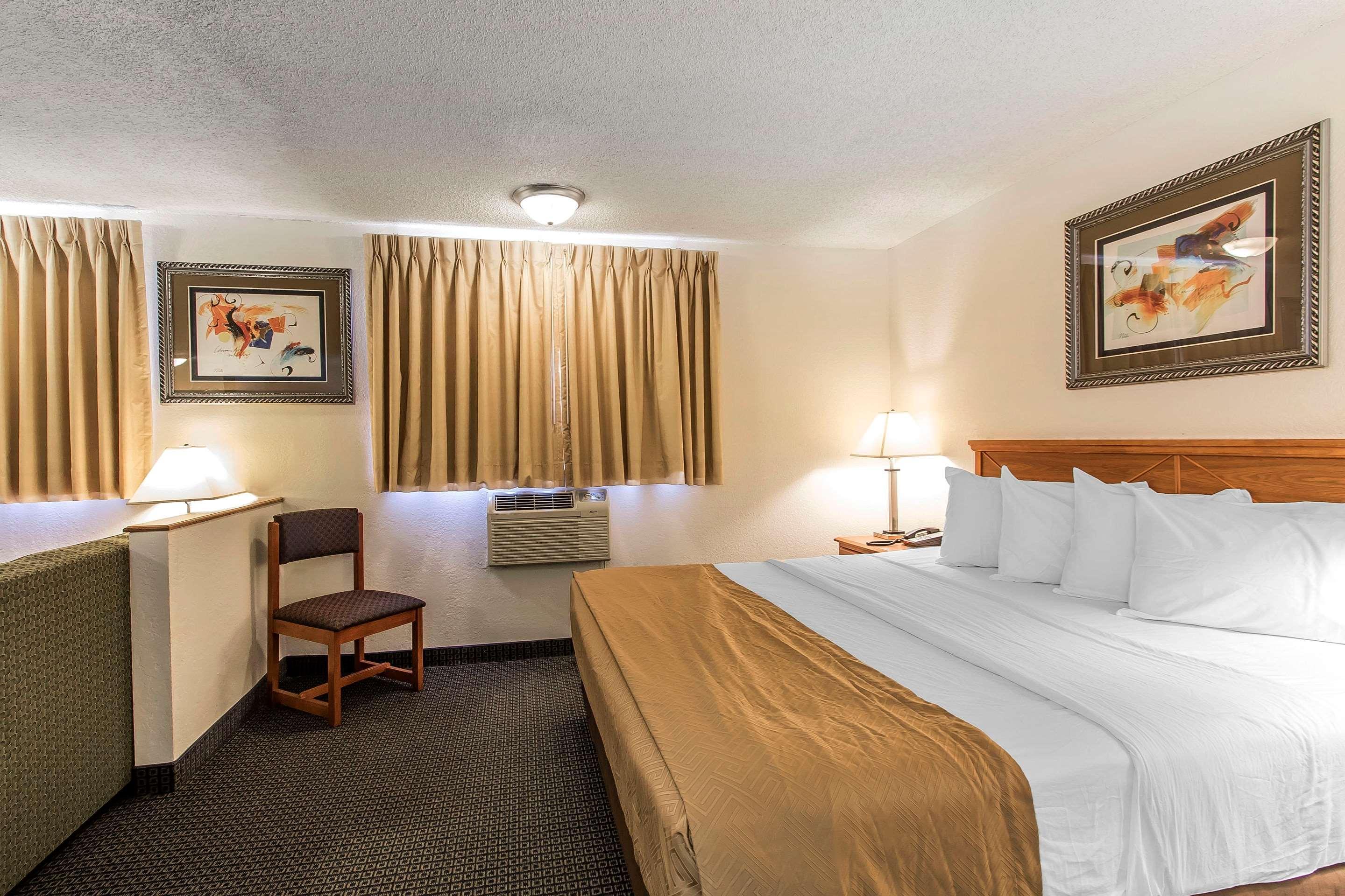 Brentwood Inn Clinton Exteriér fotografie