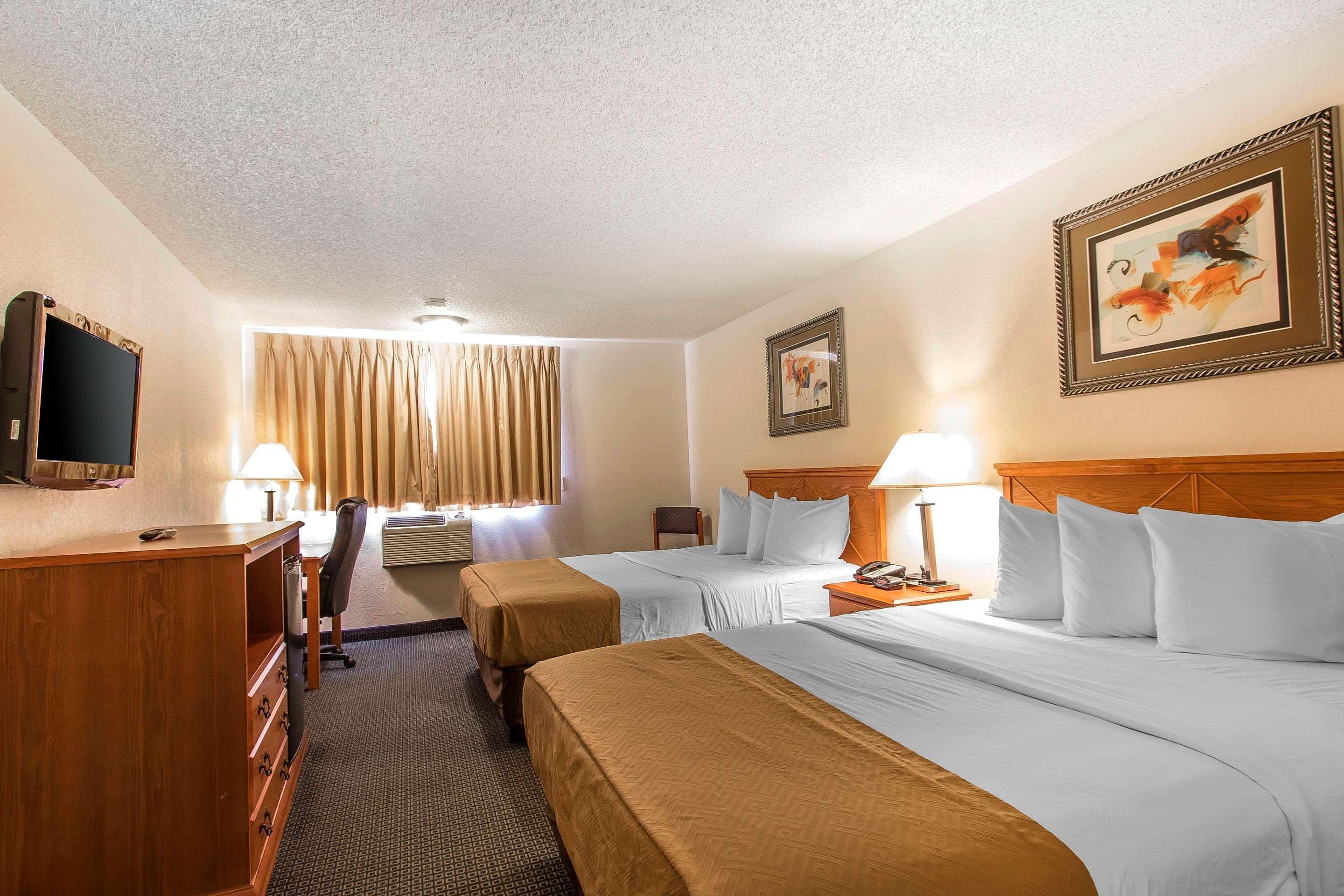 Brentwood Inn Clinton Exteriér fotografie