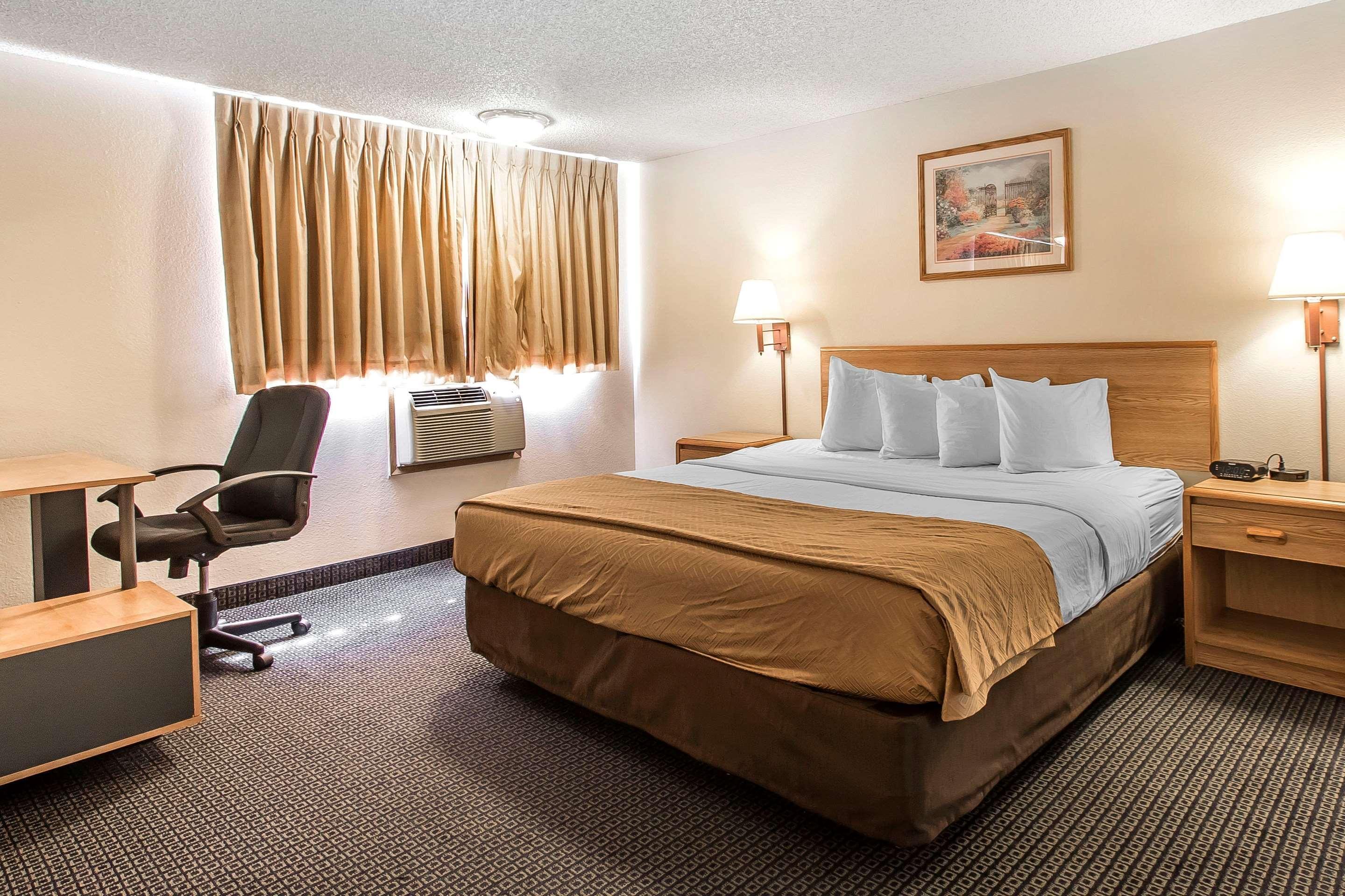 Brentwood Inn Clinton Exteriér fotografie