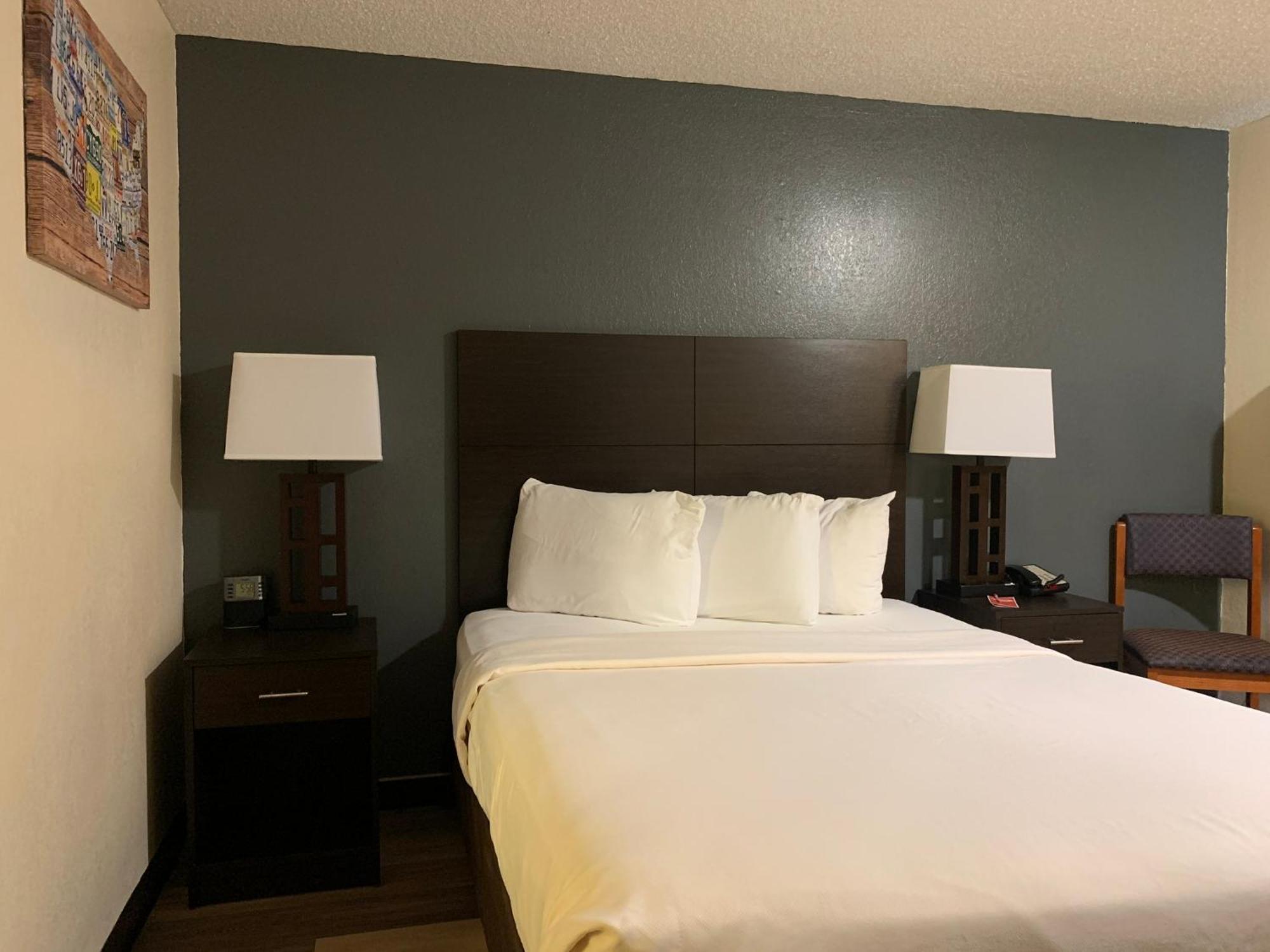 Brentwood Inn Clinton Exteriér fotografie